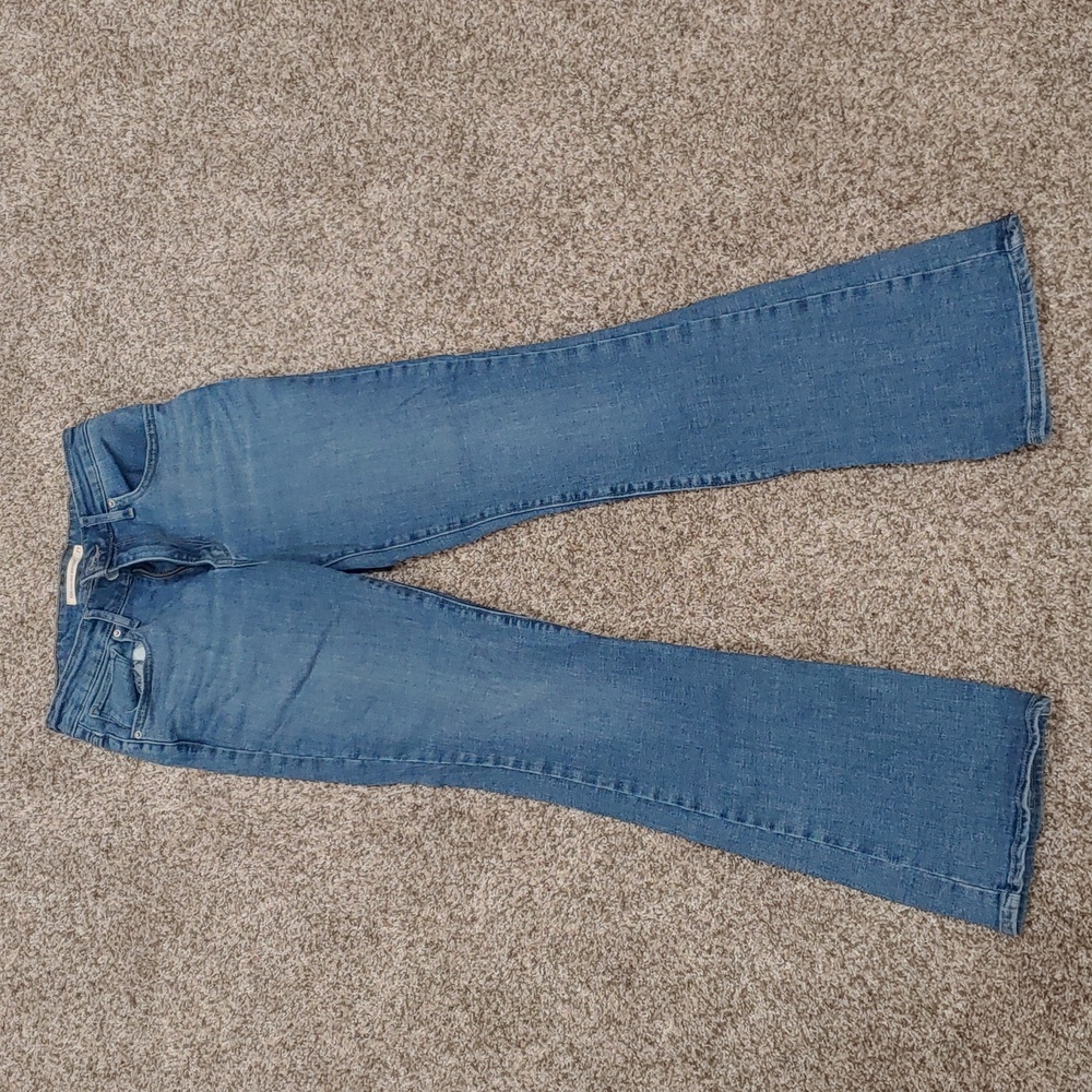 High Rise Bootcut Levi Jeans